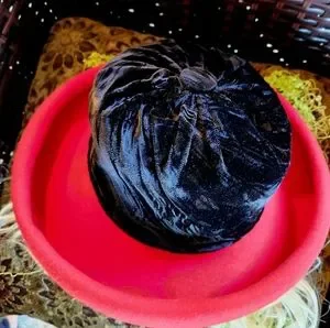 importina | Accessories | 9s Importina Red Wool Rolled Brim  display picture 3